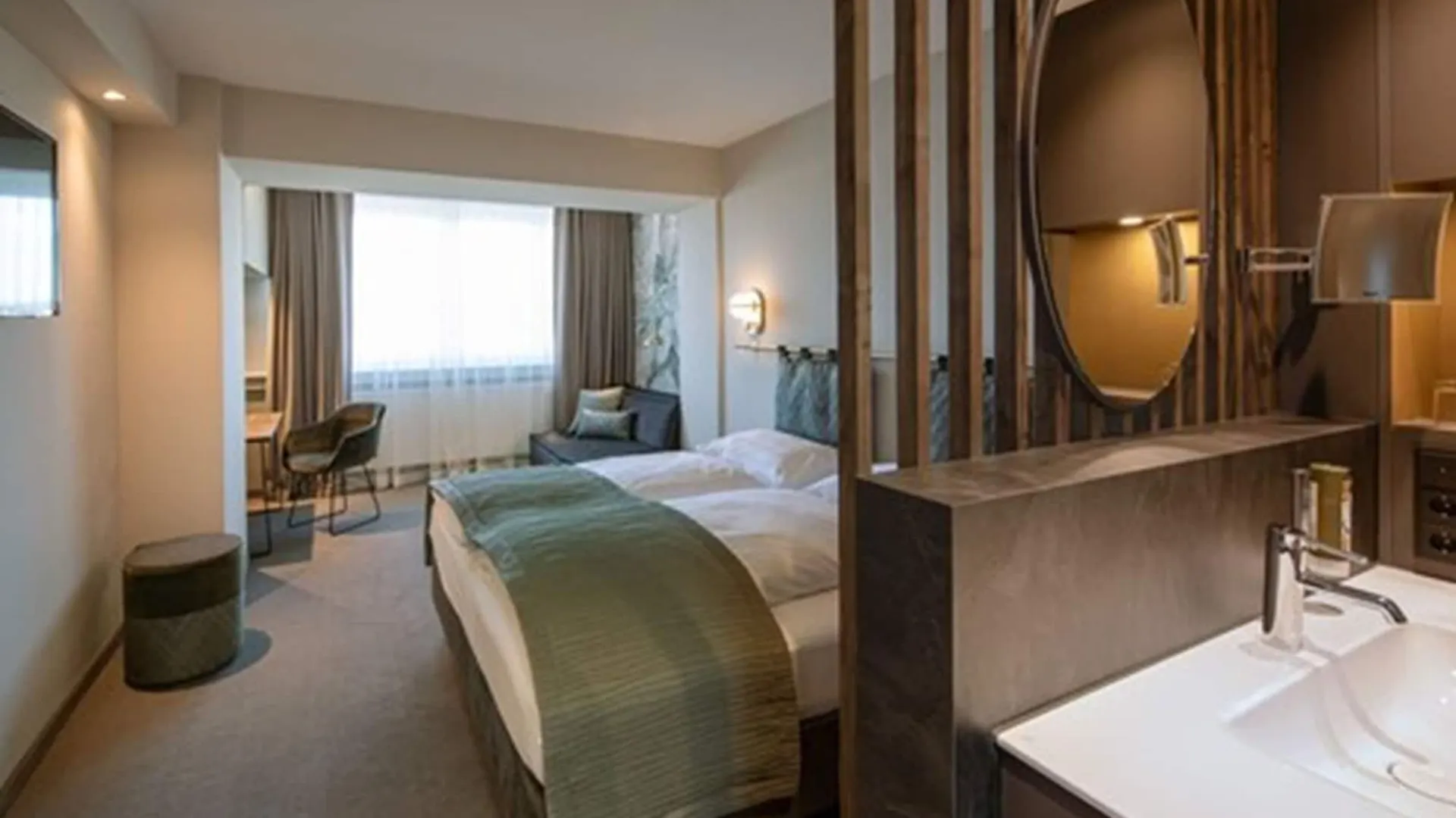 **** Hotel Parkhotel Schmid Adelsried Německo