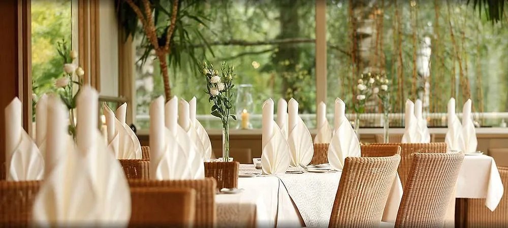 **** Hotel Parkhotel Schmid Adelsried Německo